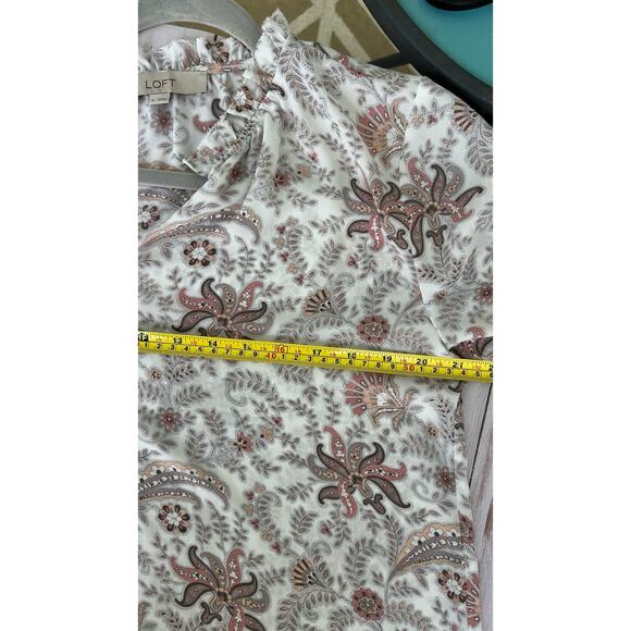Loft Women's Beautiful Blouse - Delicate Print, Size Small Cream Pink - Picture 9 of 10